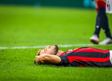 AC Milan 'dan Hakan Calhanoğlu, AC Milan ile Cagliari Calcio arasında 1 Ağustos 2020 tarihinde San Siro Stadyumu' nda oynanan 2019 / 20 karşılaşmasında - Fotoğraf: Fabrizio Carabelli / LM