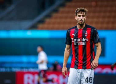 AC Milan takımından Matteo Gabbia, AC Milan ile Cagliari Calcio arasında 1 Ağustos 2020 tarihinde oynanan San Siro Stadyumu - Fotoğraf: Fabrizio Carabelli / LM