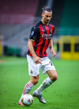 AC Milan 'dan Zlatan Ibrahimoviç, AC Milan ile Cagliari Calcio arasında 1 Ağustos 2020 tarihinde San Siro Stadyumu' nda oynanan 2019 / 20 karşılaşmasında - Fotoğraf: Fabrizio Carabelli / LM