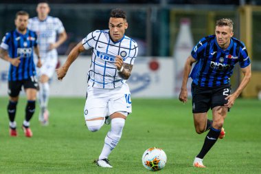 Lutaro Martinez (fc internazionale) ve Timothy Castagne (atalanta) Bergamo, İtalya 'da Atalanta Bergamasca Calcio-FC Internazionale maçında, 1 Ağustos 2020 - LM / Francesco Scaccianoce