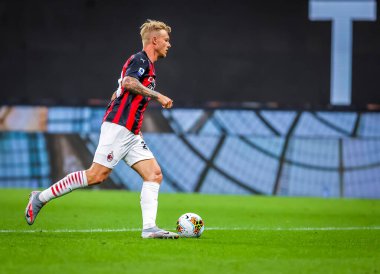 AC Milan 'dan Simon Kjaer, AC Milan ile Cagliari Calcio arasında 1 Ağustos 2020 tarihinde oynanan San Siro Stadyumu - Fotoğraf: Fabrizio Carabelli / LM