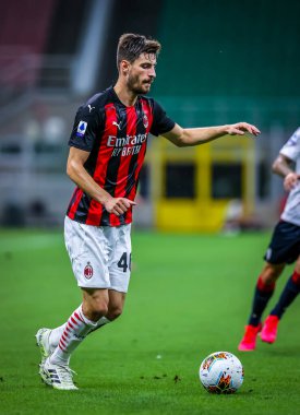 AC Milan takımından Matteo Gabbia, AC Milan ile Cagliari Calcio arasında 1 Ağustos 2020 tarihinde oynanan San Siro Stadyumu - Fotoğraf: Fabrizio Carabelli / LM