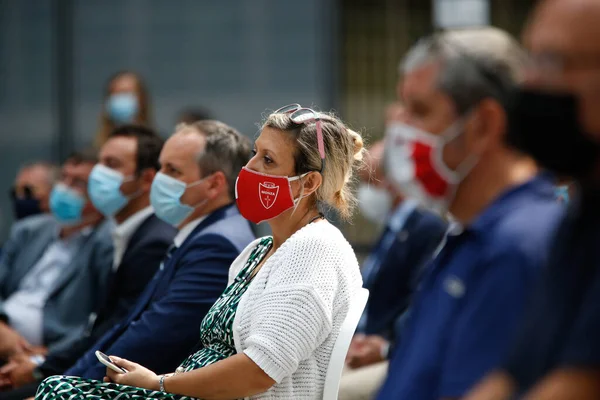 Monza anti covid-19 maskesi F1 Grand Prix Heineken İtalya Piazza Citta di Lombardia 'da basın toplantısı sırasında, 27 Ağustos 2020 - LM / Francesco Scaccianoce