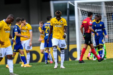 27 Eylül 2020 'de İtalya' nın Verona kentindeki Bentegodi Stadyumu 'nda Hellas Verona' ya karşı Udinese maçında Mamadou coulibaly (Udinese calcio) hayal kırıklığı yaşandı.