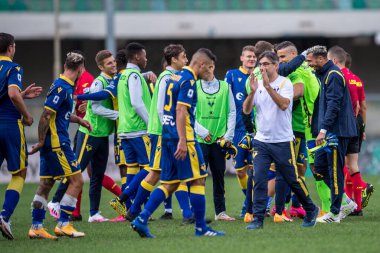 Hellas Verona Fc (Hellas Verona Fc), 27 Eylül 2020 'de İtalya' nın Verona kentindeki Bentegodi Stadyumu 'nda Udinese' ye karşı Hellas Verona maçında kazandığı zaferi kutladı.
