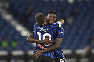 ROME, ITALY - 30 Atalantalı Alejandro Gomez, Serie A futbol karşılaşması sırasında İtalya / LM 'de 30 Haziran 2020' de SS Lazio Atalanta Stadyumu Olimpico arasında gol attıktan sonra Duvan Zapata ile kutlama yaptı.
