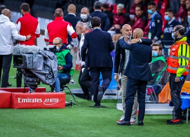 AC Milan teknik direktörü Stefano Pioli ve Spezia Calcio Vincenzo Italiano 'nun baş antrenörü Serie A 2020 / 21' de San Siro Stadyumu 'nda AC Milan ile Spezia Calcio arasında oynanan karşılaşma sırasında 4 Ekim 2020 - Fotoğraf: Fabrizio Carabelli / LM