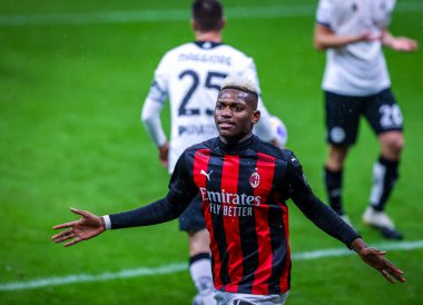 AC Milan 'dan Rafael Leao, Serie A 2020 / 21' de San Siro Stadyumu 'nda AC Milan ile Spezia Calcio arasında oynanan karşılaşmada golü kutluyor.