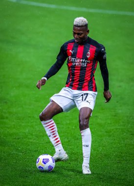 AC Milan 'dan Rafael Leao, Serie A 2020 / 21 karşılaşmasında AC Milan ile Spezia Calcio arasındaki San Siro Stadyumu, İtalya - Fotoğraf: Fabrizio Carabelli / LM
