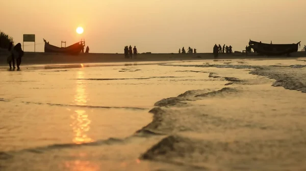 Chittagong Bangladesz Czerwca 2020 Rush People Enjoying Nature Sea Beach — Zdjęcie stockowe