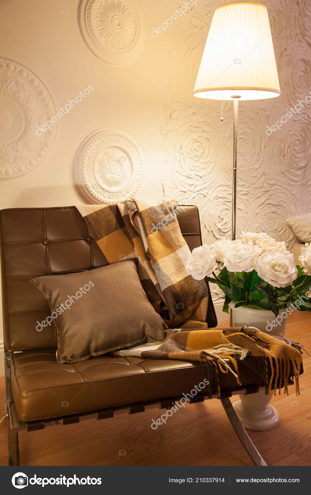 Vintage Loft Living Room High Ceiling Empty White Wall