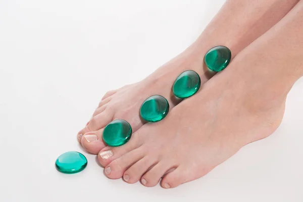 Spa ayak tedavi masaj taşlarla