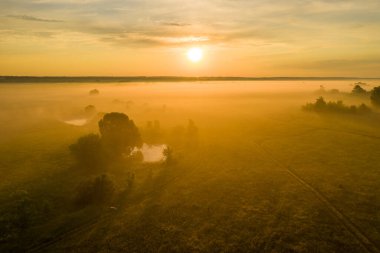 Şafak vakti sisli nehir, Ukrayna