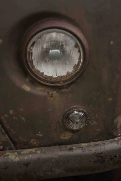 Свалка Старых Заброшенных Советских Ржавых Машин Автопромышленность России — стоковое фото