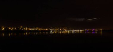 Rusya Federasyonu 'nun Penza şehrinde nehirle çekilmiş gece fotoğrafları.