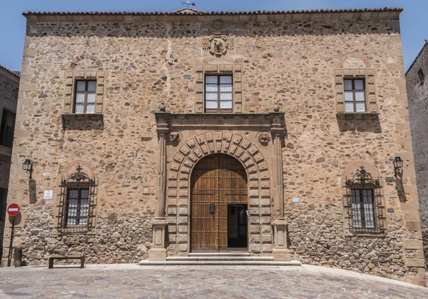 Caceres Španělsko Července 2018 Episkopální Palace Nachází Plaza Santa Maria — Stock fotografie