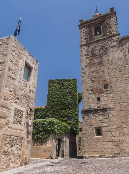 คาเซเรส สเปน กรกฎาคม 2018 โบสถ ซานมาเทโอ และทอร เรส เดอ ภาพ — ภาพถ่ายสต็อก