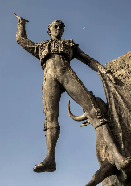 Bronze Statue Tribute Bullfighter Jose Cubero Yiyo Bullring Sales Madrid — Stock Photo, Image