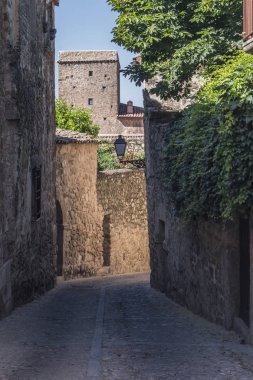 Caceres, İspanya'nın tarihi kentin tipik dar sokak