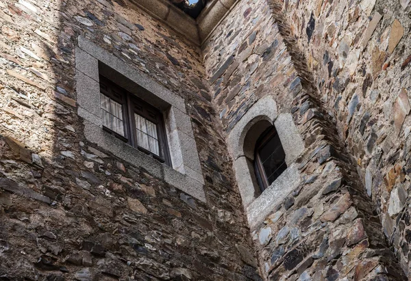 Typisches Fenster Der Altstadt Von Caceres Spanien — Stockfoto