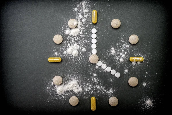 Clock Formed Pills Tables Conceptual Image — Stock Photo, Image