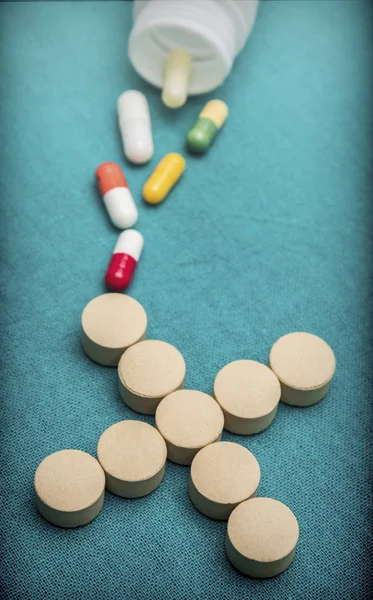 Многие Лекарства Таблетки Капсулы Разного Размера — стоковое фото