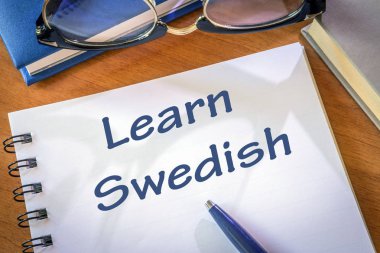 İsveççe yazılmış bir Not Defteri'nde öğrenin. Eğitim kavramı