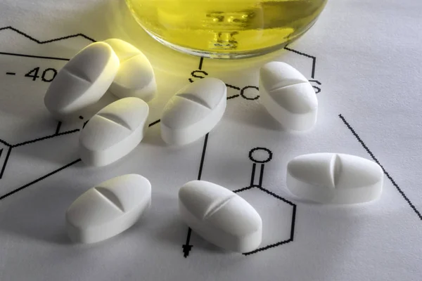 Algumas Cápsulas Branco Química Formulação Imagem Conceitual — Fotografia de Stock