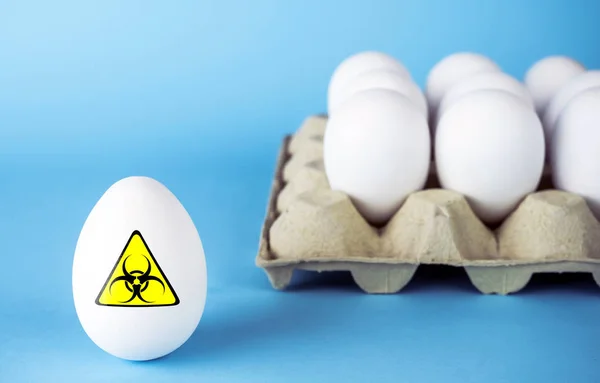 Jaja Białe Etykietą Biohazard Obraz Koncepcyjny — Zdjęcie stockowe