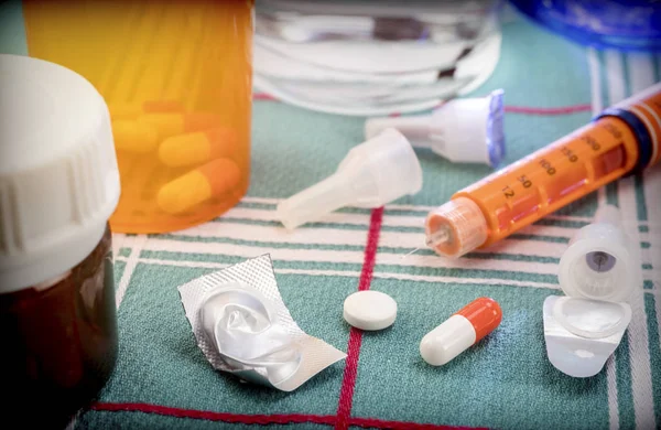 Médicament Pendant Petit Déjeuner Injecteur Insuline Avec Une Bouteille Pilules — Photo