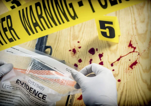 Crime scene for cutting weapon, Police Scientific manipulating bag of evidence, conceptual image, conceptual image — Stock Photo, Image