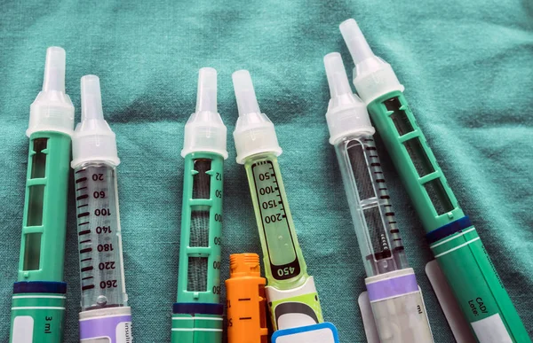 Agulha ou caneta para injecção de insulina para utilização por diabéticos — Fotografia de Stock