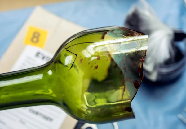 Police Expert Gets Blood Sample Broken Glass Bottle Criminalistic Lab — Stock Photo, Image