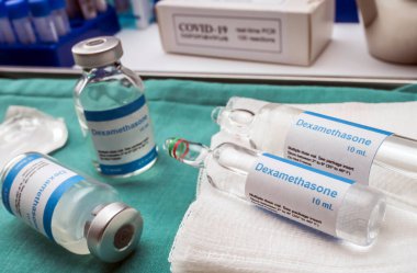 Hastanede Dexamethasone ile tıbbi tedavi, Covid-19 'daki ciddi hasta hastalar için yenilikçi tedavi, kavramsal imaj