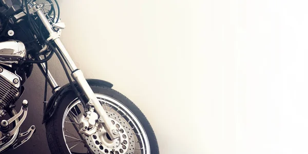 Мотоцикл Білому Місцем Копіювання Вінтажний Ефект Фоні Стіни — стокове фото
