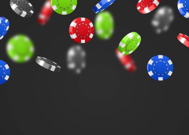 Kırmızı beyaz arka plan üzerinde izole düşen casino poker fişleri uçan. İkramiye ya da kazanan kavramı.