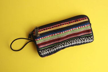 iki fermuarlı hippi tarzı çanta