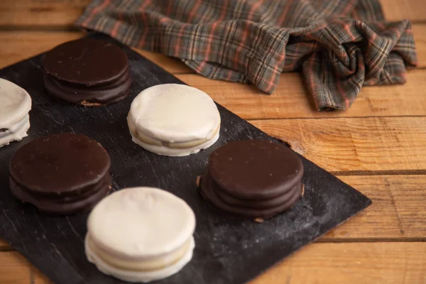 Alfajores Arjantin çikolatalı kek ve dcaramel vardır