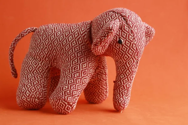 Muñeca Trapo Forma Elefante Blanco Rojo —  Fotos de Stock