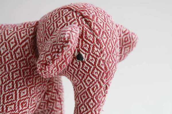 Muñeca Trapo Forma Elefante Blanco Rojo — Foto de Stock