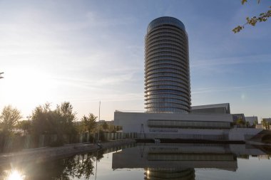 Zaragoza, İspanya 23 Ocak 2019: Zaragoza şehrindeki su kulesi binası