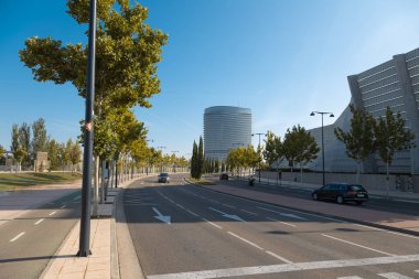 Zaragoza, İspanya 23 Ocak 2019: Zaragoza şehrindeki su kulesi binası