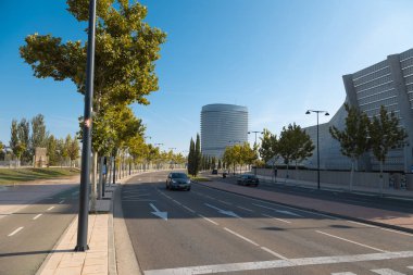 Zaragoza, İspanya 23 Ocak 2019: Zaragoza şehrindeki su kulesi binası