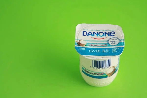 Saragossa İspanya. Haziran 11, 2019, Danone marka şekerli yoğurt