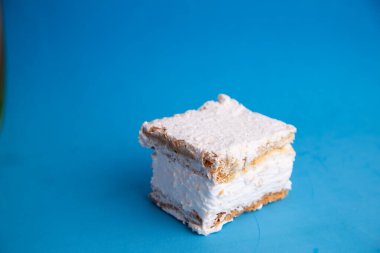 lezzetli pastel beze beyaz strudel