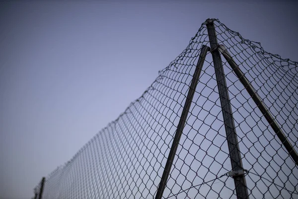 Wire Fence Sunset Unfocused Background — Stock Photo, Image