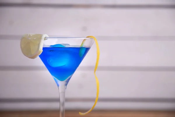 Cocktail Aus Blauer Lagune Glas — Stockfoto