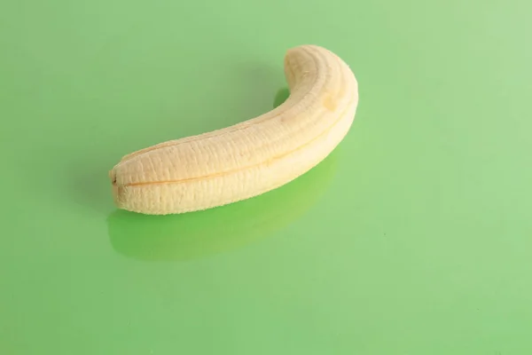 Banana Aberta Fundo Colorido — Fotografia de Stock