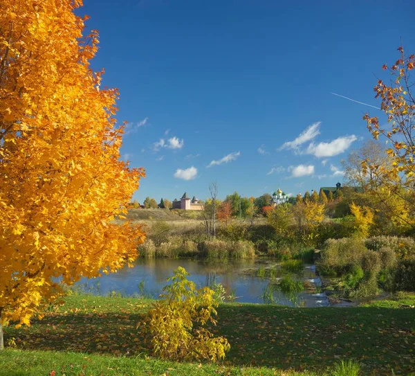Осенний пейзаж Суздаля . — стоковое фото