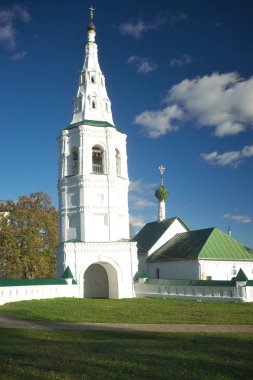 Rusya'nın altın yüzük. Tapınak kompleksi Suzdal, Vladimir Bölgesi yakınlarında Kideksha Köyü içinde. UNESCO Dünya Miras Listesi 1152 inşa edilmiş,